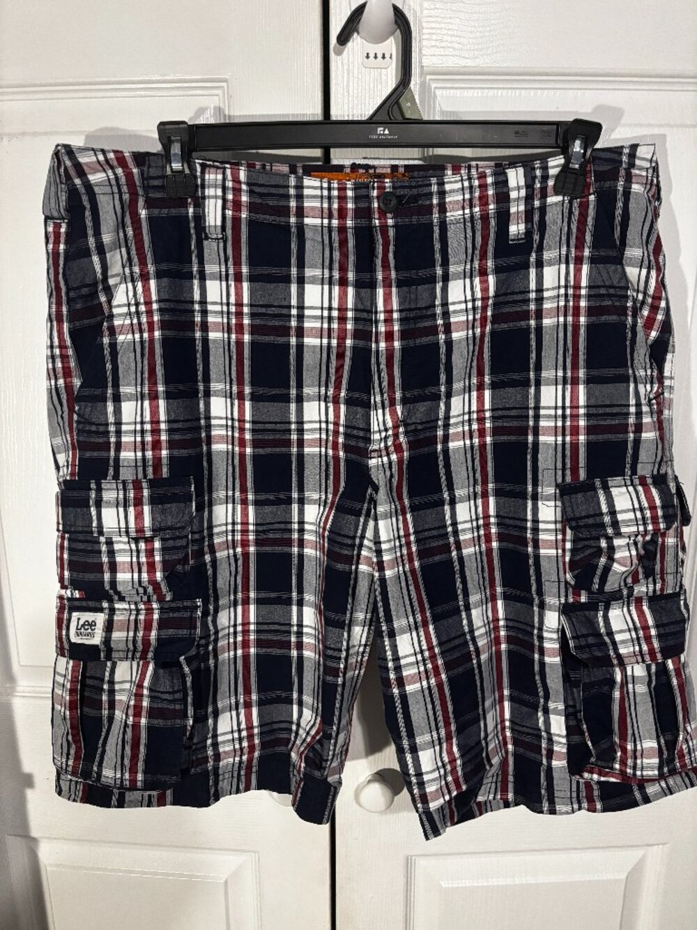Lee Dungarees Mens Cargo Shorts Plaid Size 40 Navy Blue 11 in inseam